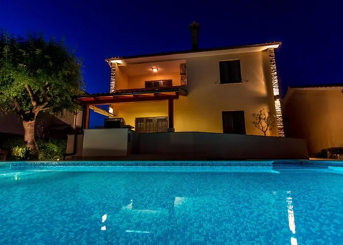 In Near & Pool