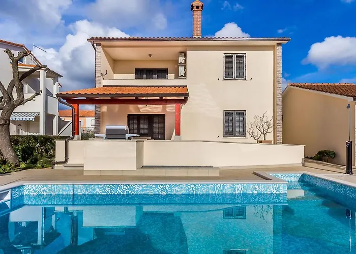 Feriehus In Near & Pool