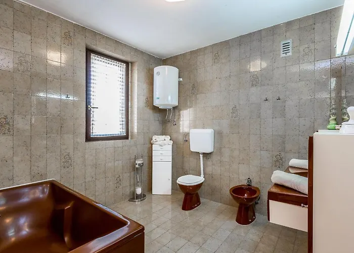 In Near & Pool Feriehus Pula