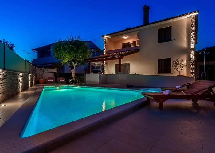 In Near & Pool