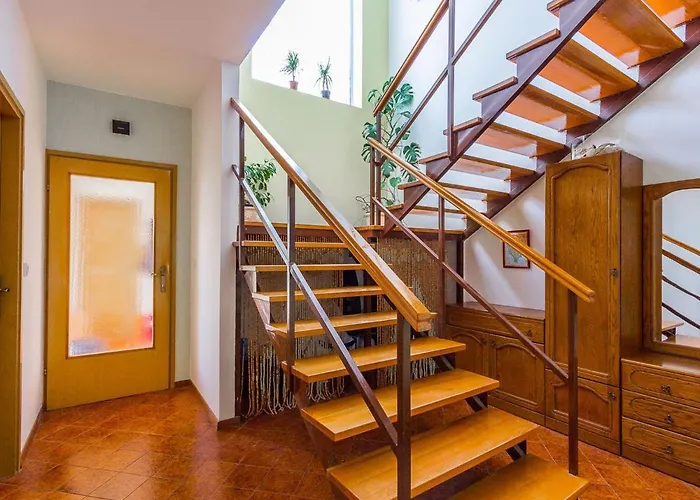 In Near & Pool Feriehus Pula