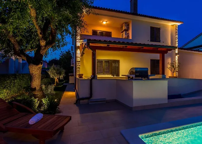 In Near & Pool 펜션